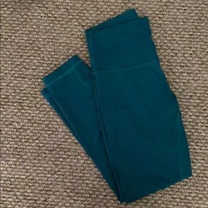 Lululemon wunder under leggings. Size 6.